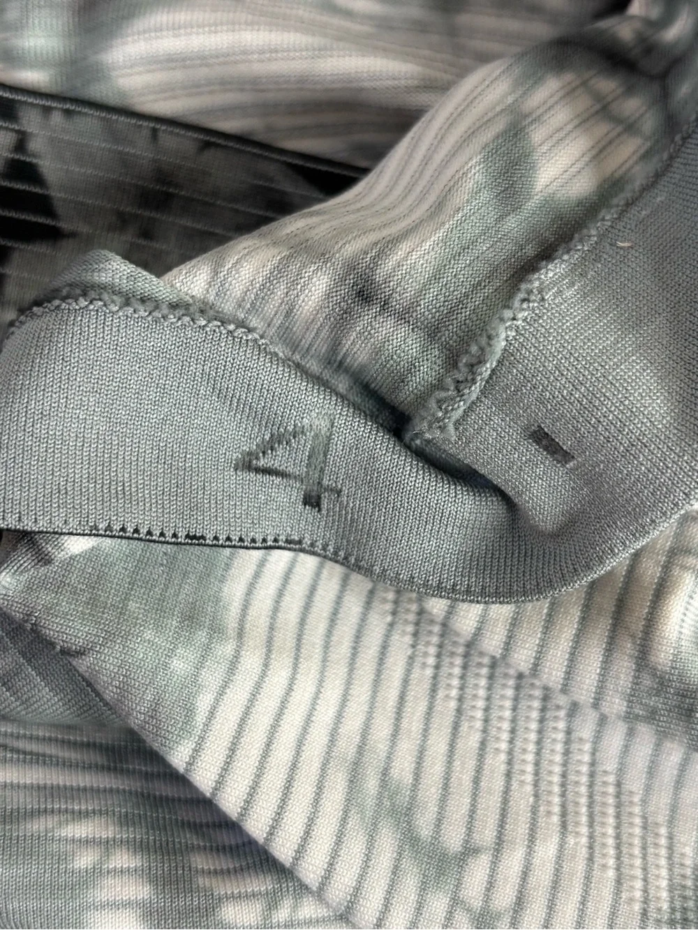Lululemon Swiftly  x Peloton Tech Tank 2.0 Wash Shibori Stripe Grey